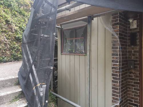 長崎市のT様宅の錆止め作業中です！